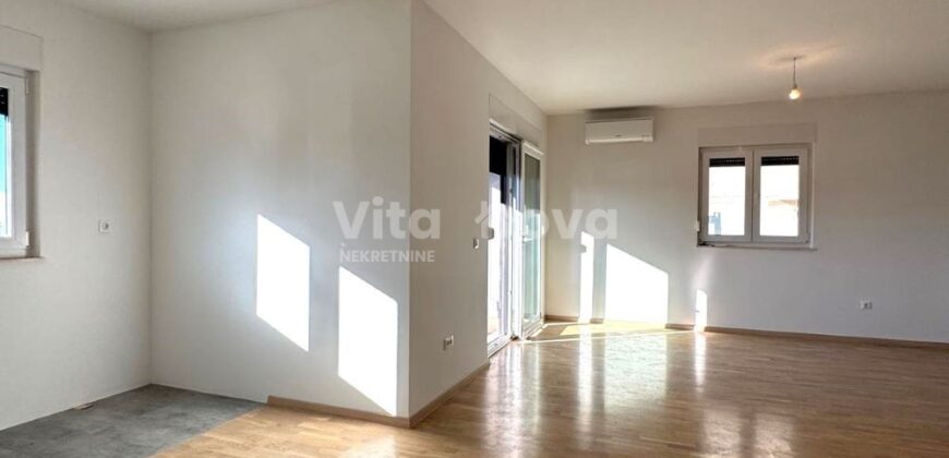 BORIK/ MOCIRE-SNIŽENO! 3-SOBAN, VRHUNSKA LOKACIJA!