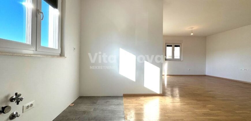 BORIK/ MOCIRE-SNIŽENO! 3-SOBAN, VRHUNSKA LOKACIJA!