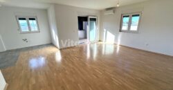 BORIK/ MOCIRE-SNIŽENO! 3-SOBAN, VRHUNSKA LOKACIJA!