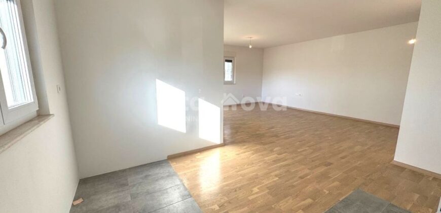 BORIK/ MOCIRE-SNIŽENO! 3-SOBAN, VRHUNSKA LOKACIJA!