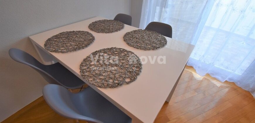 BLUE GARDEN, 2-SOBAN, POGLED NA MORE!