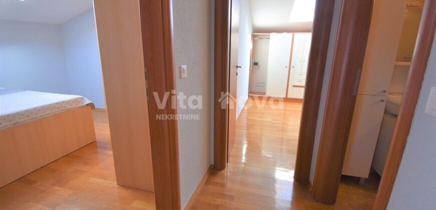 BLUE GARDEN, 2-SOBAN, POGLED NA MORE!