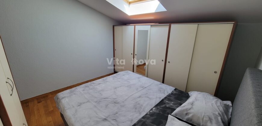 BLUE GARDEN, 2-SOBAN, POGLED NA MORE!