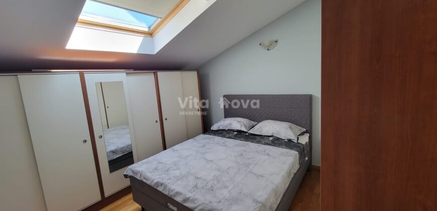 BLUE GARDEN, 2-SOBAN, POGLED NA MORE!