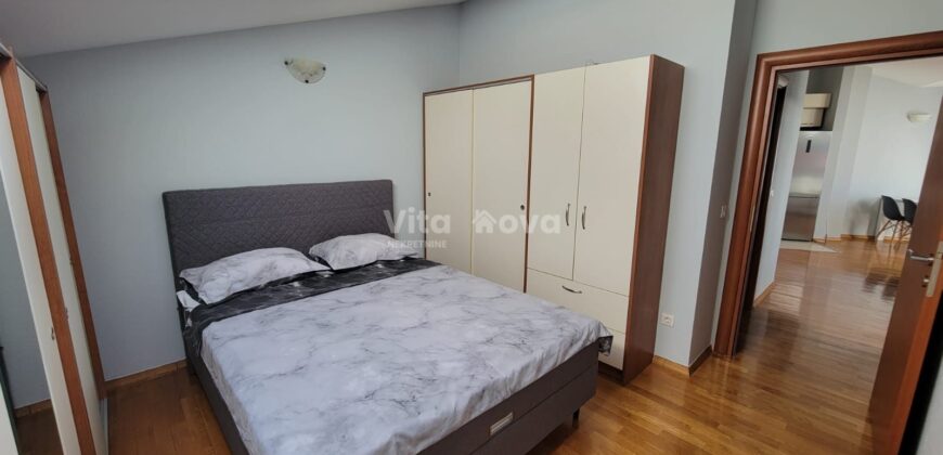 BLUE GARDEN, 2-SOBAN, POGLED NA MORE!