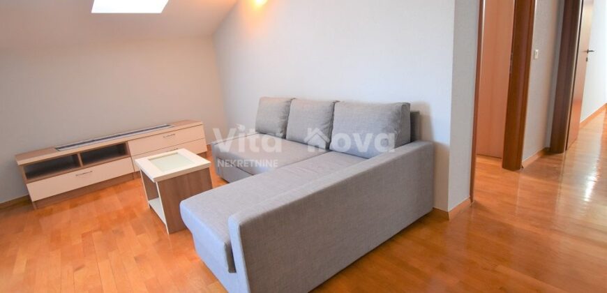 BLUE GARDEN, 2-SOBAN, POGLED NA MORE!