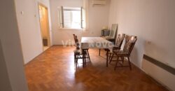 POLUOTOK, 60m2, ZA STUDENTE, DUGOROČNO!