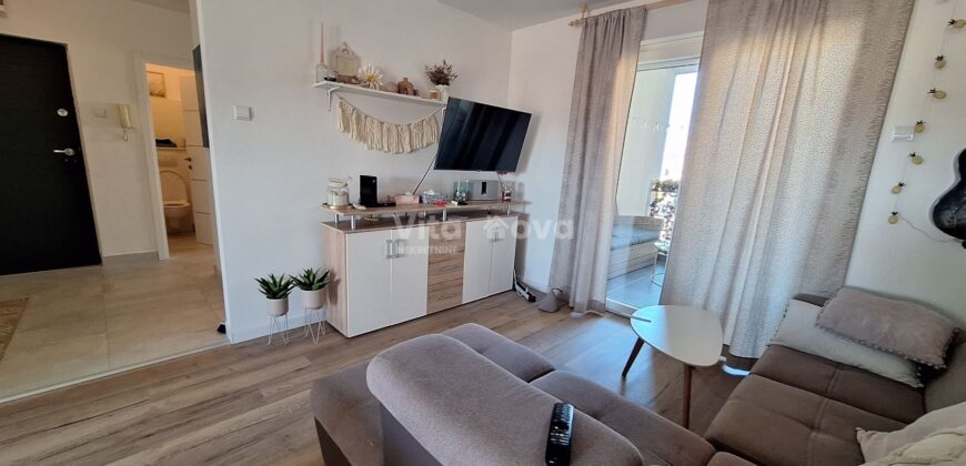 BILI BRIG, REŽIJE U CIJENI, 3-SOBAN, POGLED NA MORE, DUGOROČNO