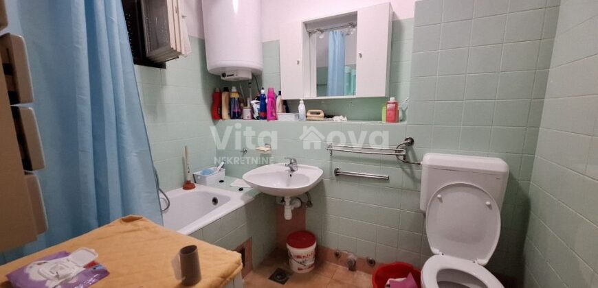 BILI BRIG- DUGOROČNO, 82 M2, 1. KAT, 2 SPAVAĆE SOBE