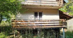 JEZERO, KUĆA S OKUĆNICOM