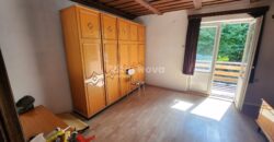 JEZERO, KUĆA S OKUĆNICOM